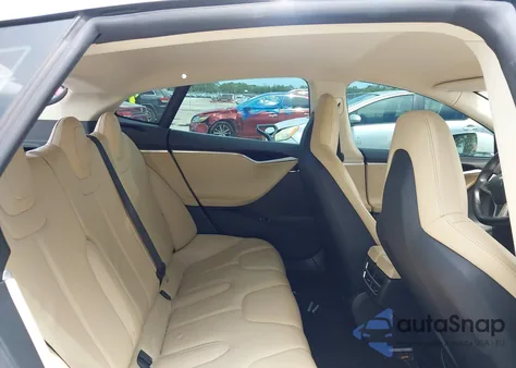 2013 Tesla Model S из США, поврежденный, VIN 5YJSA1CN5DFP20940